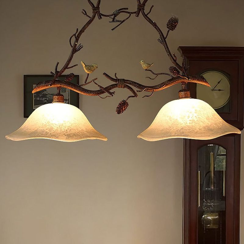 Résine Branche Suspension Lumière Classic 2 Heads Dining Room Room Island Chandelier Light avec ombre festonnée en marron