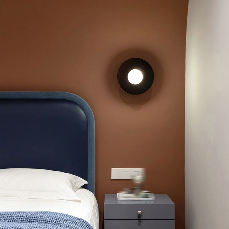 Modern Style Wall Lamp Metallic Wall Light Sconce for Bedroom