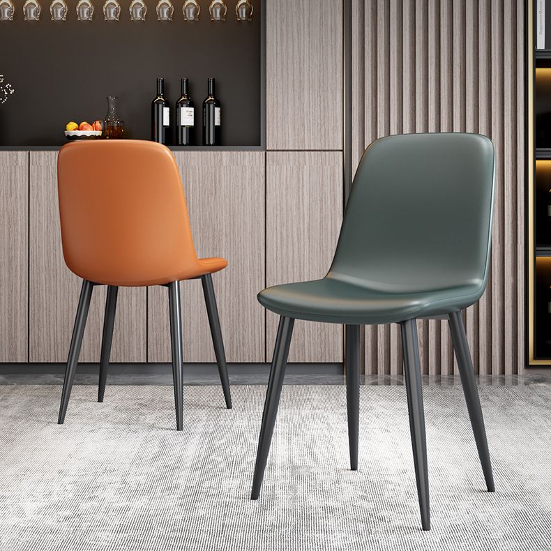 Sedia laterale della sala riunioni in pelle moderna sedia da pranzo solida.