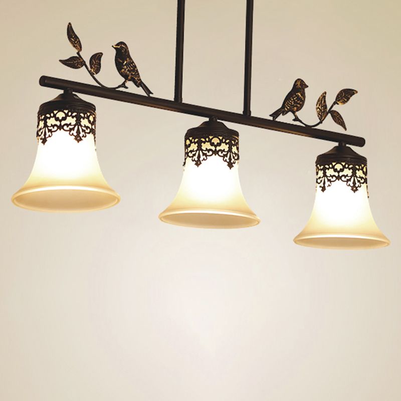 Handgeblasenes Glas ausgestattet Schatten Anhänger Leichte Vintage Esszimmer Hanging Island Light mit dekorativem Vogel in Schwarz