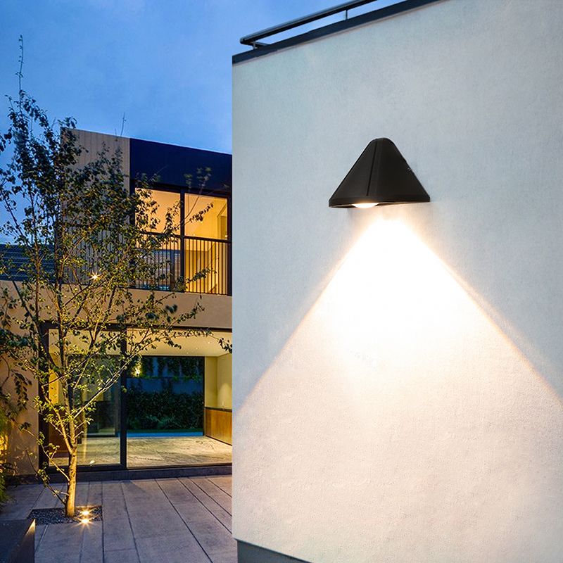 Contemporary Geometric Wall Light Aluminum & Glass Wall Sconce in Black