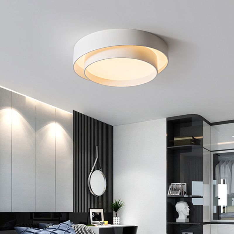 Style moderne White Led Flush Mount Light Fixture Geometrical Metal Flush Mount Light