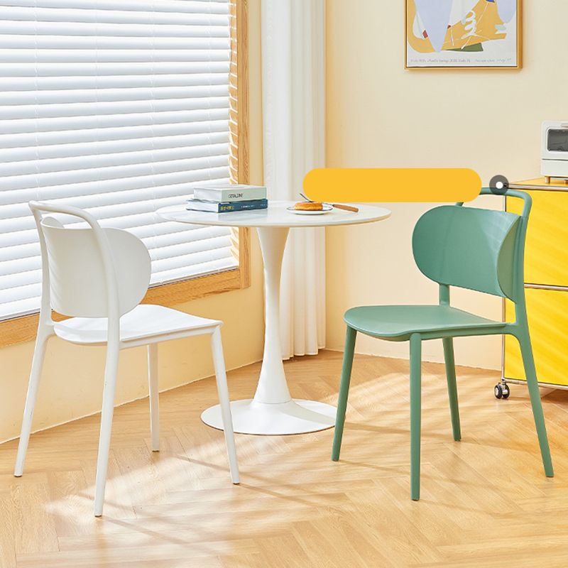 Silla de comedor de plástico de estilo contemporáneo, silla lateral sin brazos para cocina
