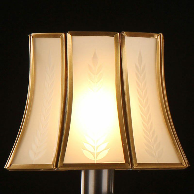 Lampada a parete a bulbina oro e nero Antique Glaio di vetro a parete svasata per corridoio