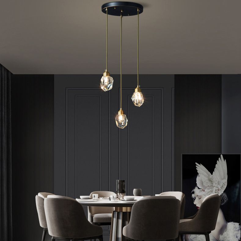 Minimalistische hangende lamp zwart-gouden edelsteenvormige hanger met kristalschaduw voor restaurant