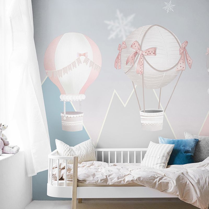 Whole Balloon Mural Wallpaper Scandinavian Fresh Triangle Wall Covering in Soft Color