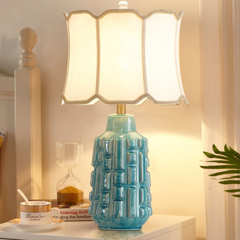 Fabric geschoeide bel/drumtafellamp vintage 1 bol salon nachtkastje licht met keramische potbasis in blauw