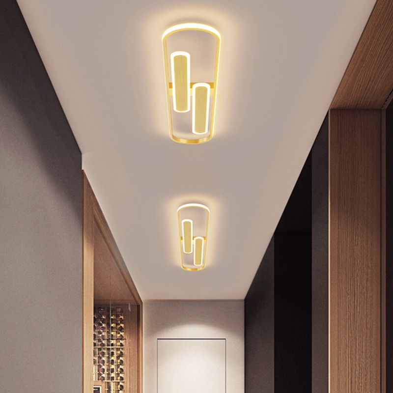 Modern Style Linear Shade Ceiling Light Metal 3 Headed Ceiling Light for Restaurant