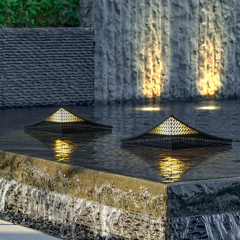 Black Solar Lawn Light Modern Outdoor Lighting for Courtyard