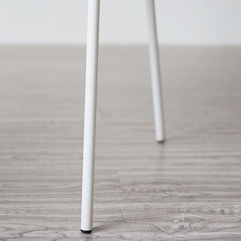 Sillas de comedor de plástico de cocina de estilo industrial que cenan sillones apilables con patas de metal