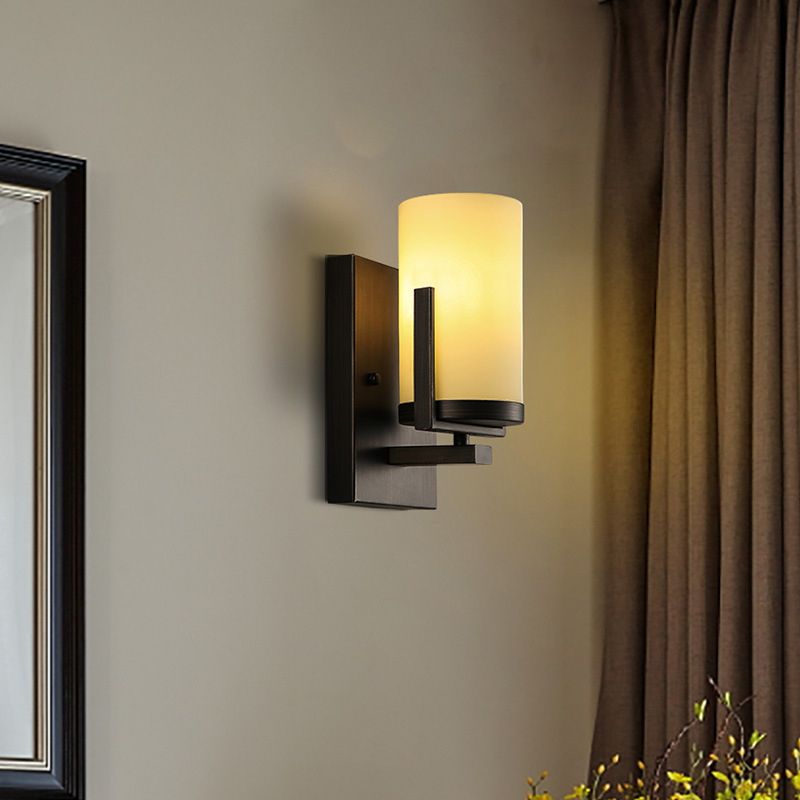 Opal Verre noir Black Murn Cylinder 1-Light Modern Wall Mount Mount Lightture avec plaque arrière carrée pour le porche