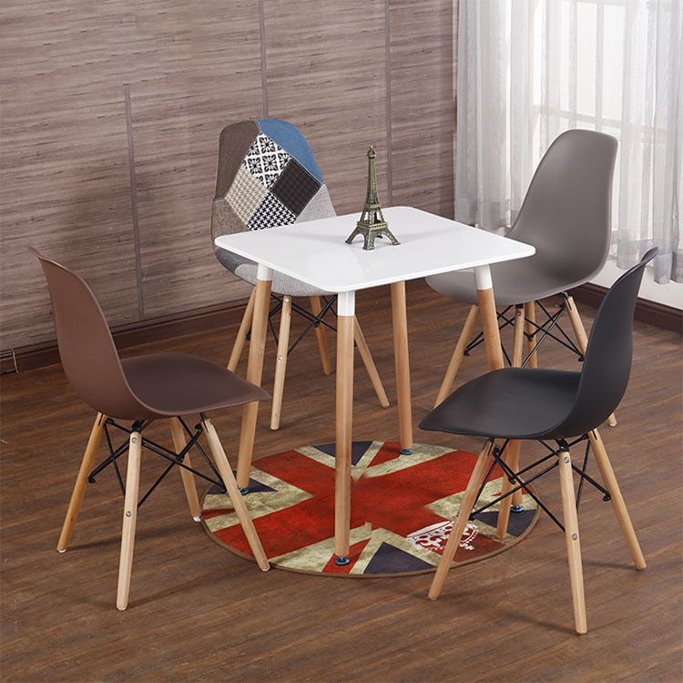 Sedia laterale in plastica in stile glam Finitura opaca sedia da pranzo con retro solido per uso domestico