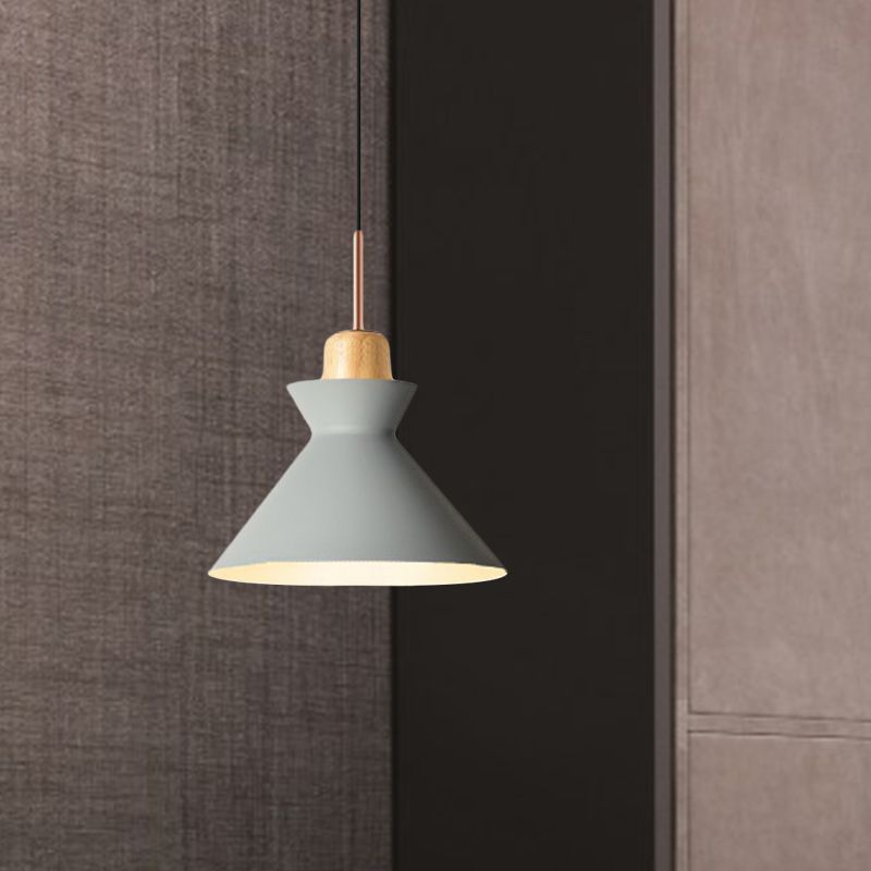 Nordic Stylish Conic Hanging Lamp 1 Glühbirne Metall und Holzheize Beleuchtung in Grau/Weiß für Wohnzimmer