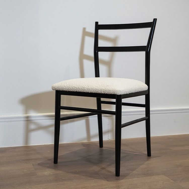 Gestoffeerde armloze eetkamerstoelen ladder achterzijde stoelen met metalen benen