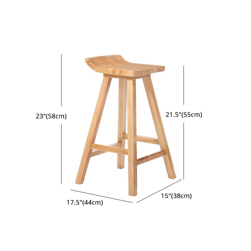 Taburete de bar interior contemporáneo de madera maciza con reposapiés y asiento de madera