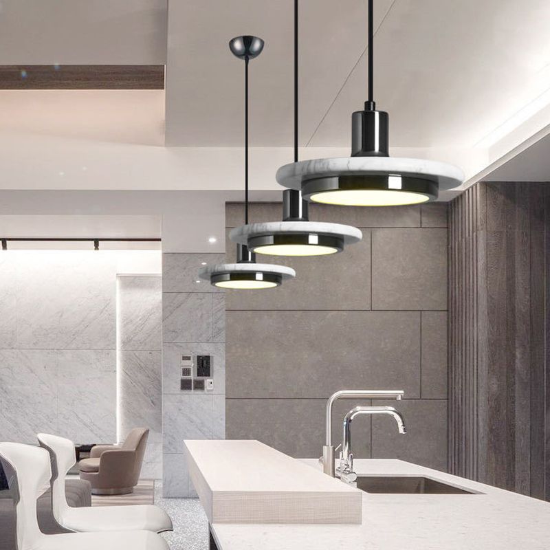 Kappengeformte Marmorhängeblocke Leuchte minimalistische LED -Anhängerbeleuchtung für das Restaurant