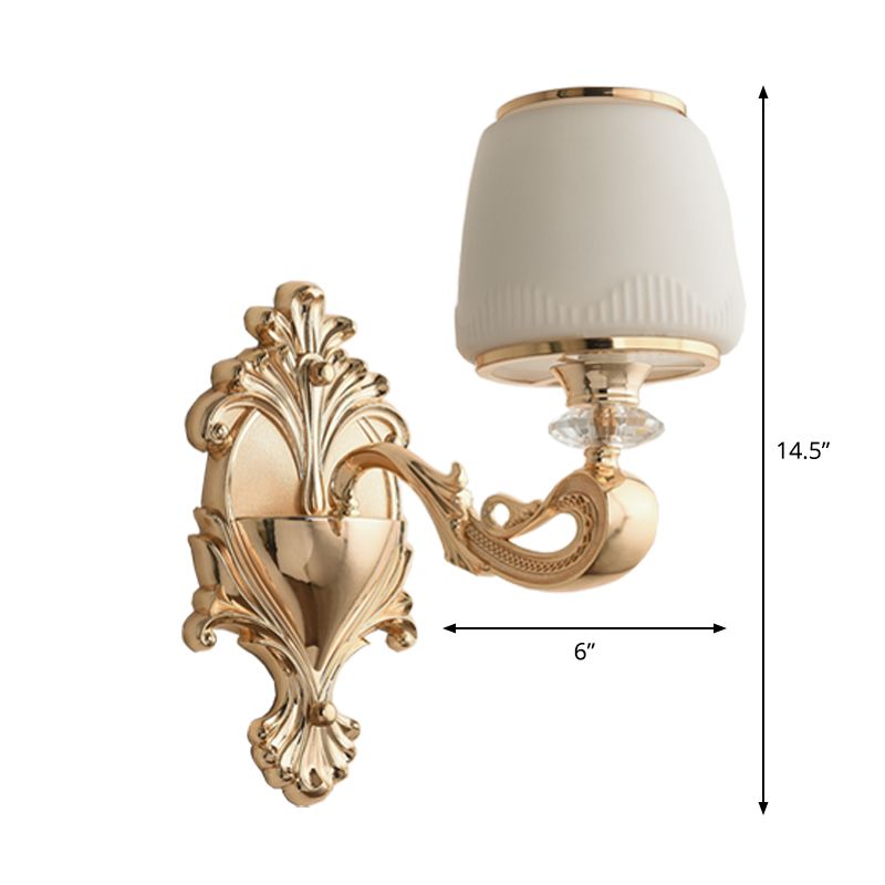 Lampada con pale sconce in vetro opale a botte classico 1/2 luci a 2 luci del soggiorno Apparecchiatura da parete con braccio sinuoso in ottone