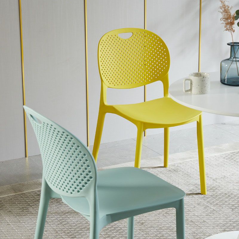 Sillas apilables modernas que cenan la silla sin brazos con las piernas plásticas para la cocina