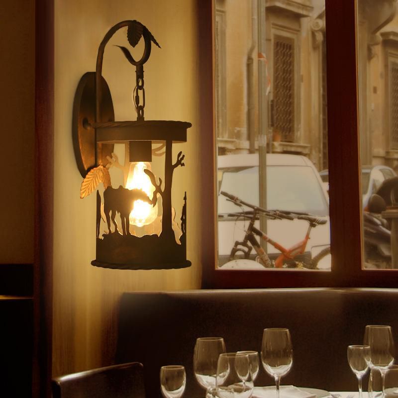 Country Lantern Sconce Fixture 1 Éclairage mural métallique en métal Bulbe en noir pour restaurant avec motif animal sauvage