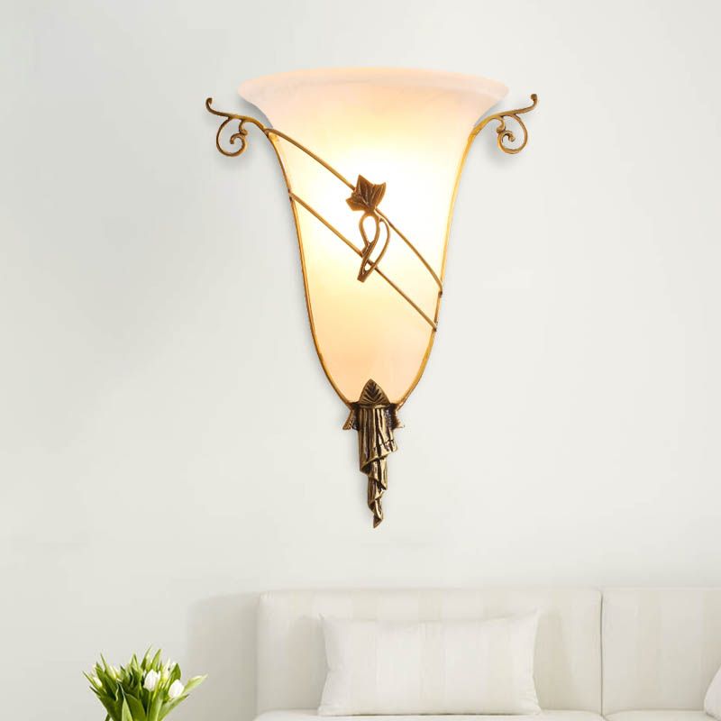 Brass Bell Sconce Traditionary White Glass 1 Alluminazione montata a parete per soggiorno per soggiorno