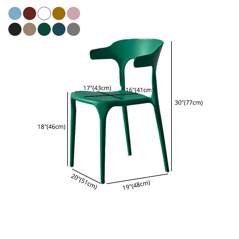 Silla lateral apilable de plástico escandinavo con respaldo abierto y acabado mate