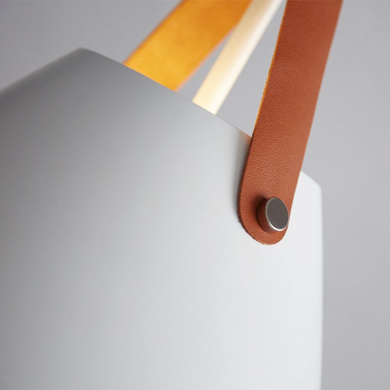 Apparecchio conico a ciondolo a ciondolo lampada a sospensione in metallo minimalista per sala da pranzo