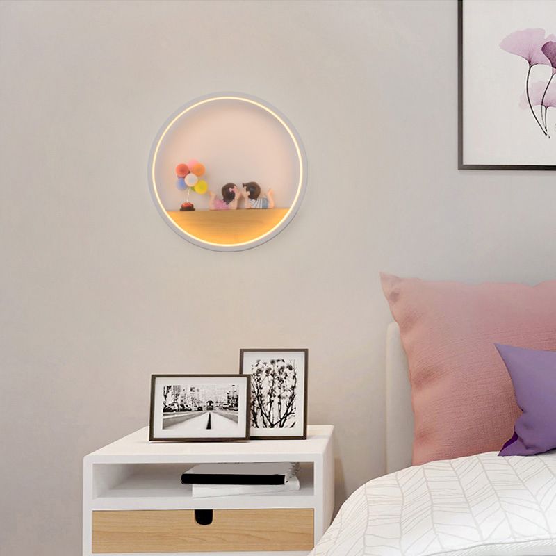 Circle Shape Wall Lighting Modern Style Metal 1 Light Sconce Lamp for Living Room