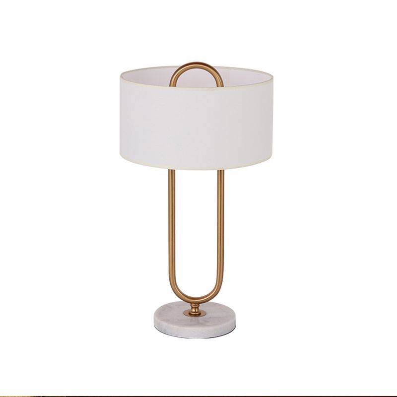 Lampada da comodino a tamburo bianco Lampada da comodino in tessuto minimalista a 1 lampadina con supporto ovale in ottone