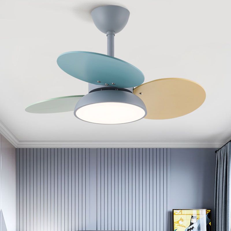 Niños Artísticos LED Light Light Iron Fan Landelier con lámina de madera colorida