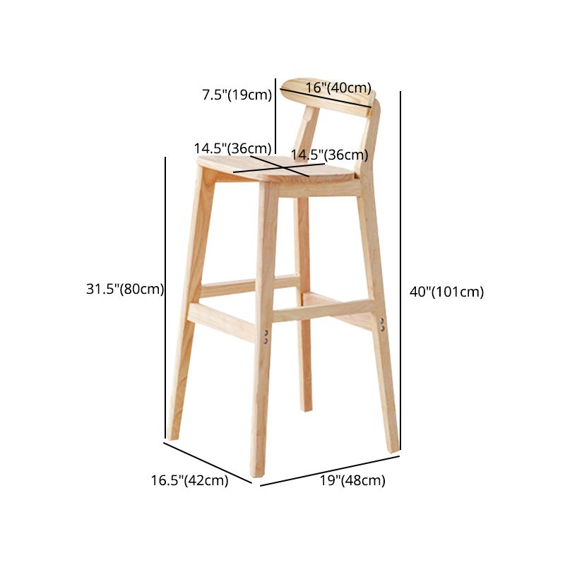 Tabouret de bar industriel à dossier bas en bois, haut et simple d'intérieur avec siège carré