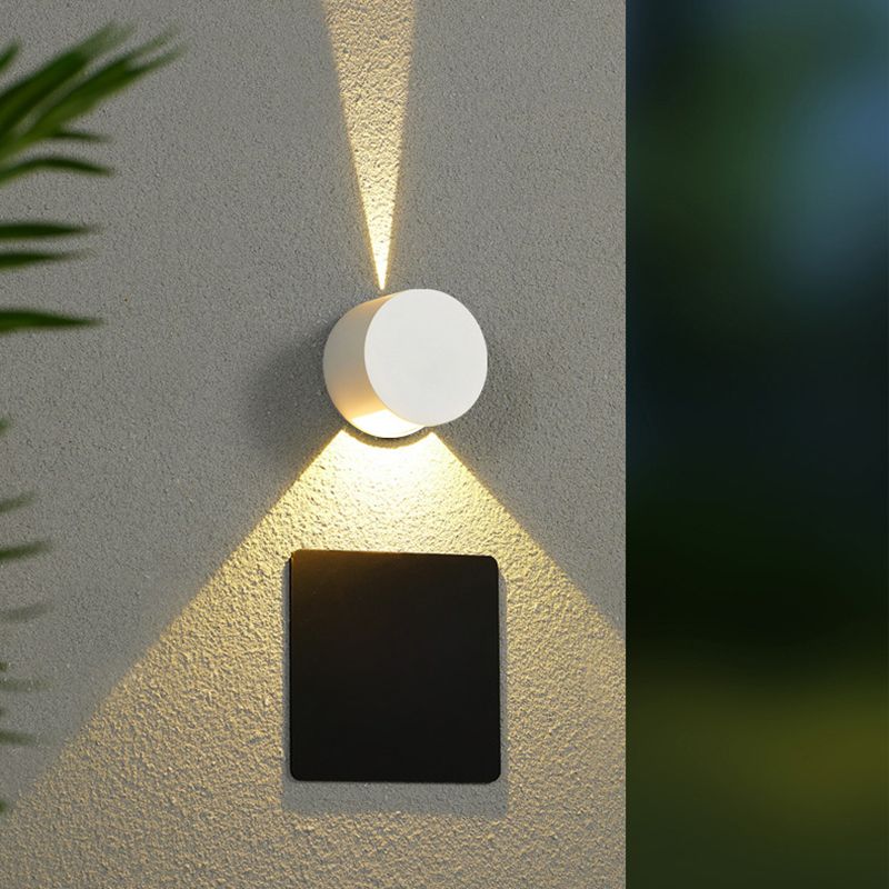 Circular Shape Wall Light Modern Style Metal 2 Lights Sconce in Black/White