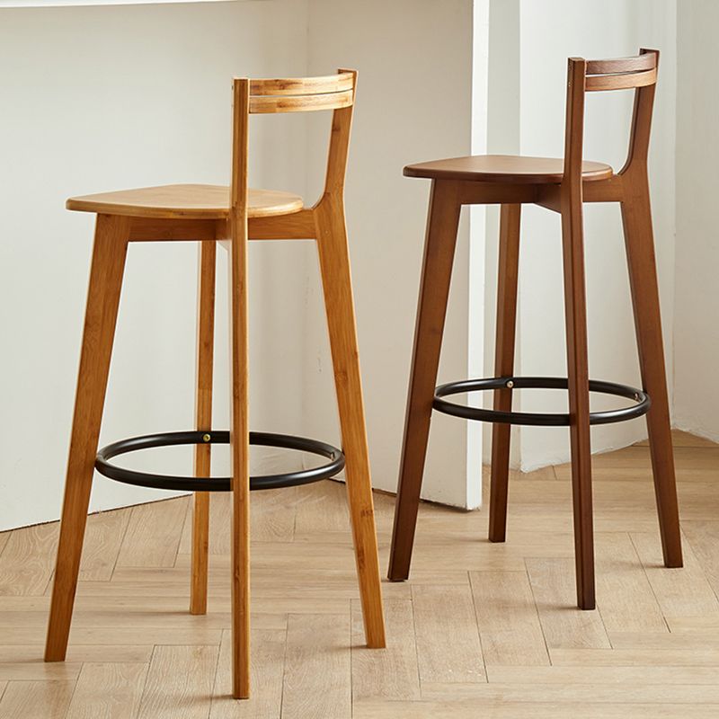 Taburete de bar contemporáneo de madera maciza Taburetes de bar de interior con asiento y reposapiés de madera