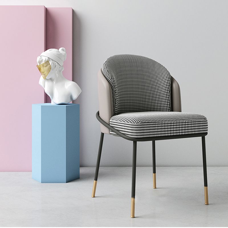 Glam metalen eetkamerstoelen Parsons armloze eetkamerstoelen voor restaurantgebruik