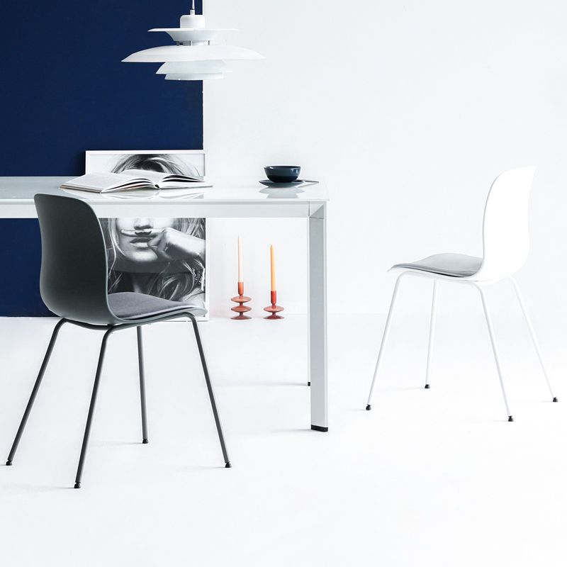 Silla lateral de cafetería industrial, acabado mate, parte trasera sólida, silla de comedor
