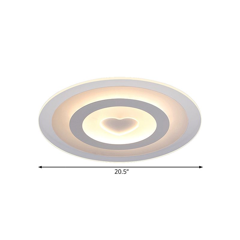 Moderne Ronde Acryl Flush Mount Light LED 8 "/16.5" /20.5 " Breed Spoelen Lamp met hart patroon in Warm/Wit Licht