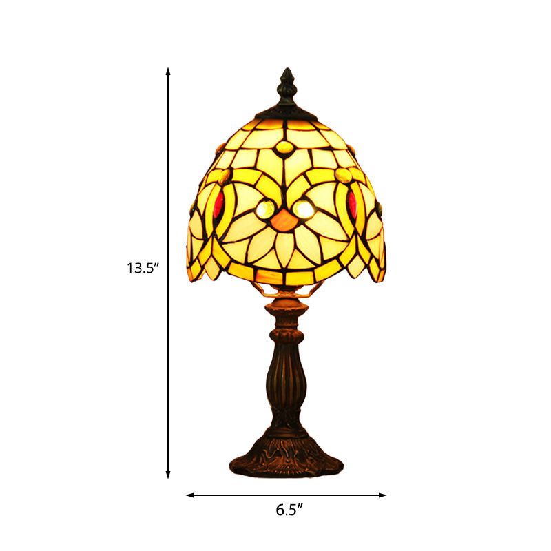 Illuminazione da tavolo rosa a 1 testa Lampada da comodino a forma di cupola in vetro colorato in stile Tiffany con motivo floreale