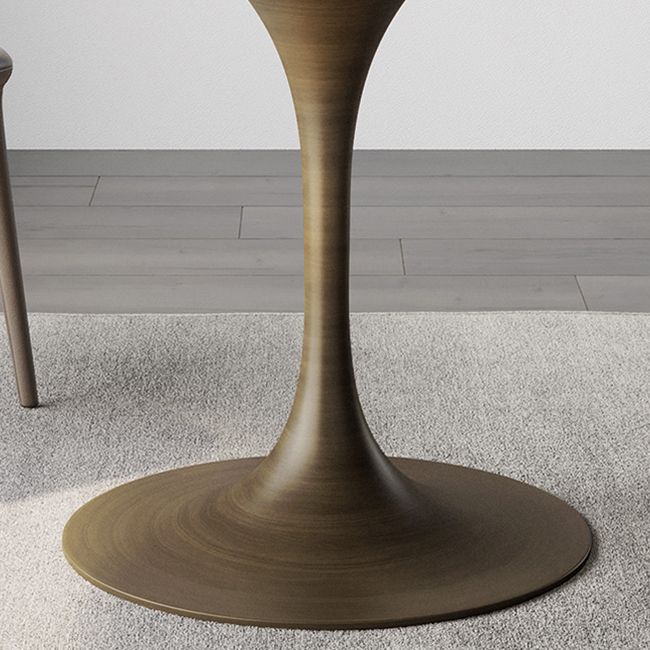 Traditionele luxe tulpenbasismeubels rond steen eettafel voor thuis