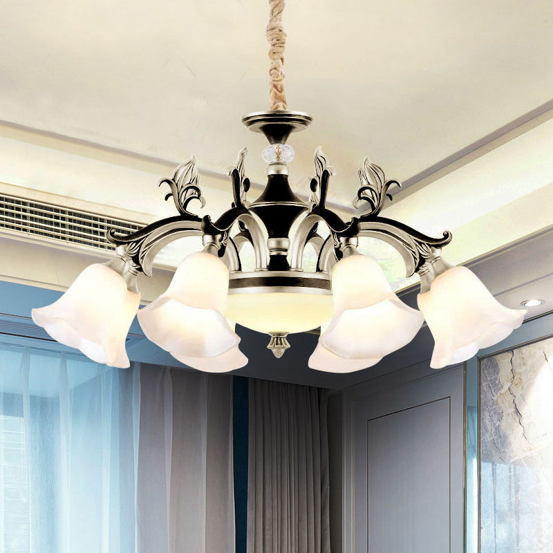 Metallic zwart-gouden gesuspendeerde verlichtingsarmatuur curvy arm 6/8-licht traditionele stijl kroonluchter met bloemglasschaduw