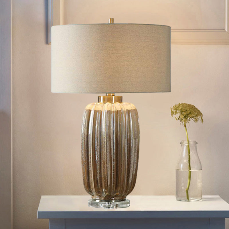 Lampe de nuit à ombre à tambour antiquée 1 lumière de bureau de tissu de bulbe avec base cylindrique en marron