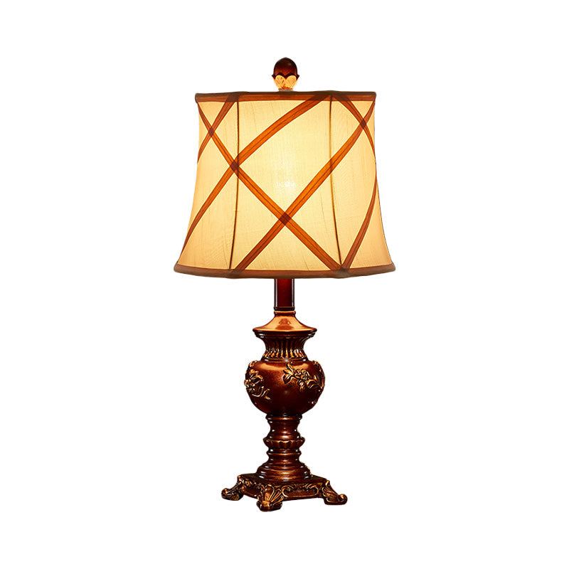 Lampada da tavolo con base in urna marrone, lampada da tavolo in resina stile vintage a 1 testa con paralume in tessuto