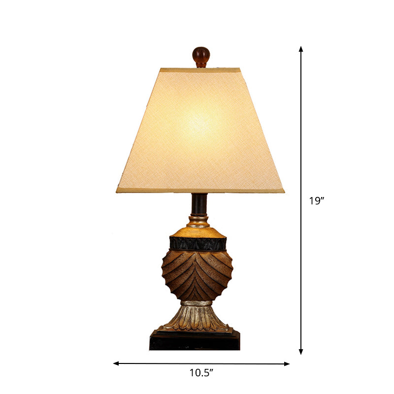 Lampe de table de base en forme d'urne 1 lampe de nuit en résine de tête en marron à l'ombre en tissu conique