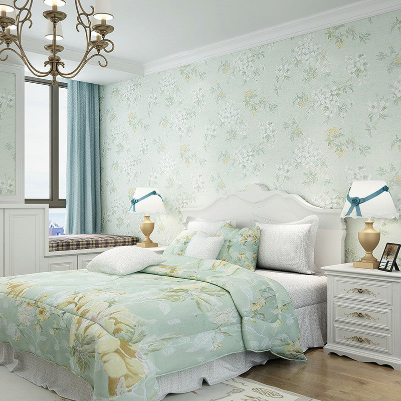 Blooming Flower Wallpaper Rural Semi-Gloss Wall Covering in Pastel Color for Bedroom