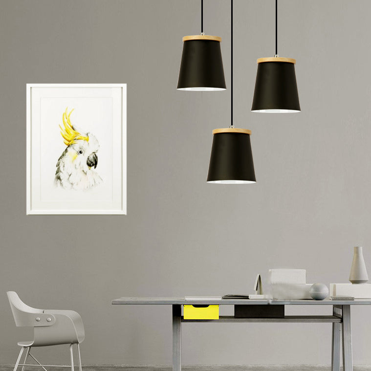 Couloir du balcon d'ombrage effilé suspendu léger en métal simple léger nordique de style nordique