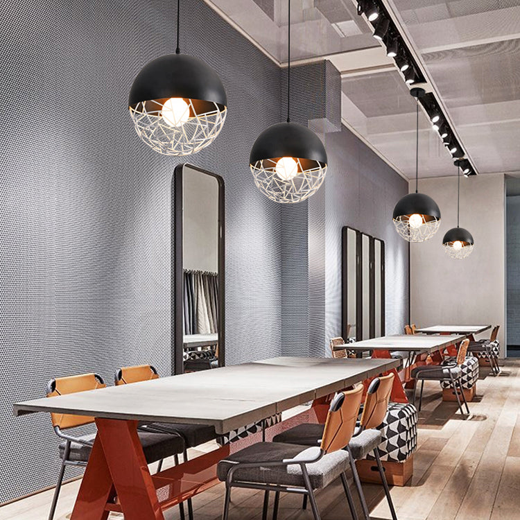 Diseño hueco Metal Sphere Pendse Light Fixture 1 Bulbo Contemporánea Luz suspendida en negro/negro