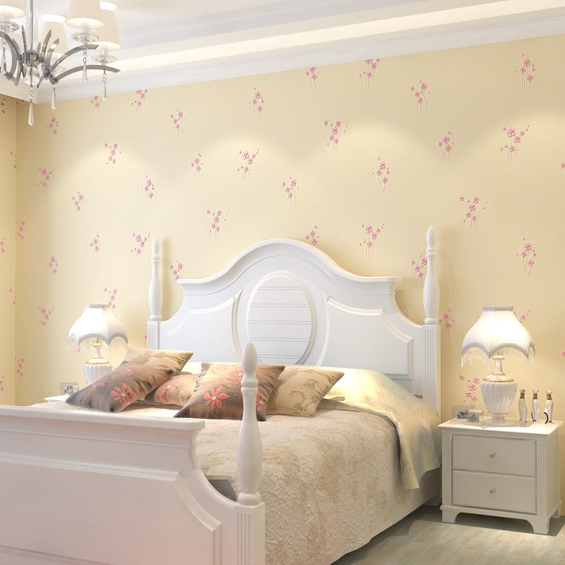 Rustic Floweret Wallpaper Roll Pink and Beige Stain Resistant Wall Decor for Bedroom