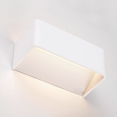 Modernistische rechthoekige metalen wand gemonteerd lamp 8 "/12" brede LED op en neer verlichting in goud/zwart/wit, wit/warme verlichting