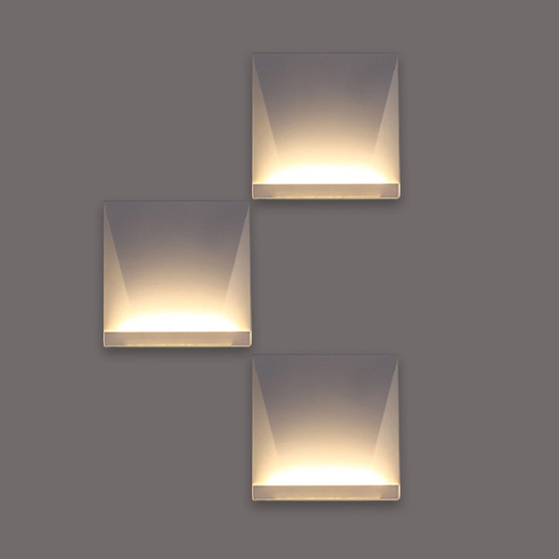 Geometric Metal Wall Lamp Simplistic Style LED White Wall Light Sconce in Warm/White Lighting for Bedroom