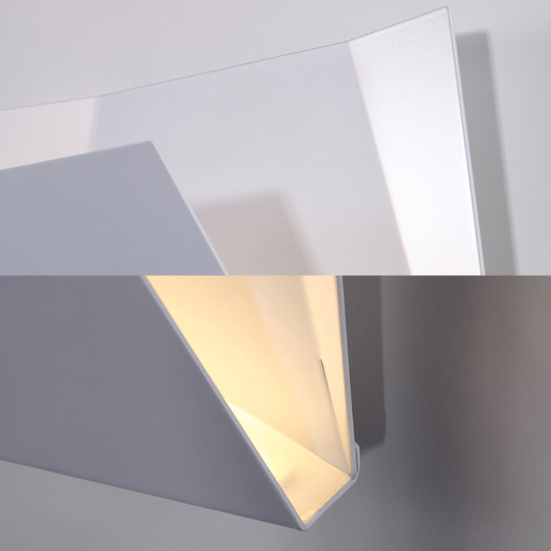 Geometric Metal Wall Lamp Simplistic Style LED White Wall Light Sconce in Warm/White Lighting for Bedroom