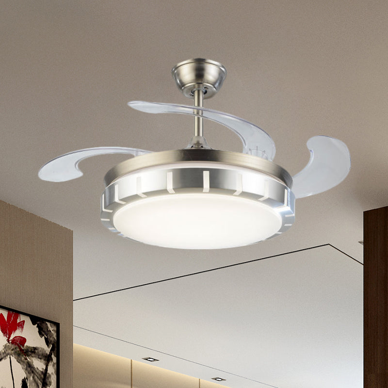 Trommelform Hanging Lüfter Licht zeitgenössische Metallic 42 "Breite LED Silber Semi -Mount -Beleuchtung mit 4 klaren Klingen