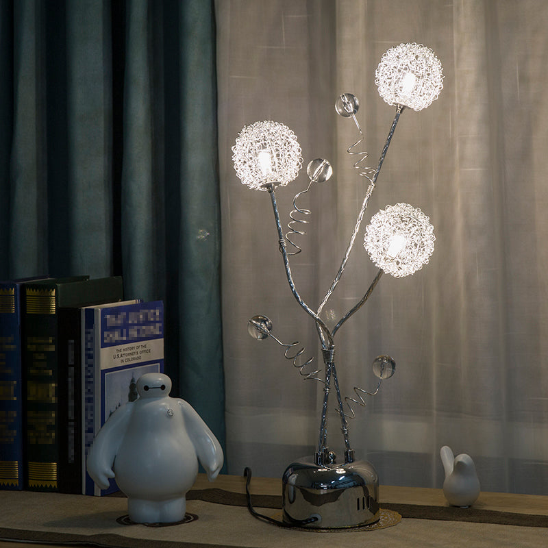 Lampe en métal argenté ramification de la lampe à LED décor night table de table avec pissenlit et détail modo